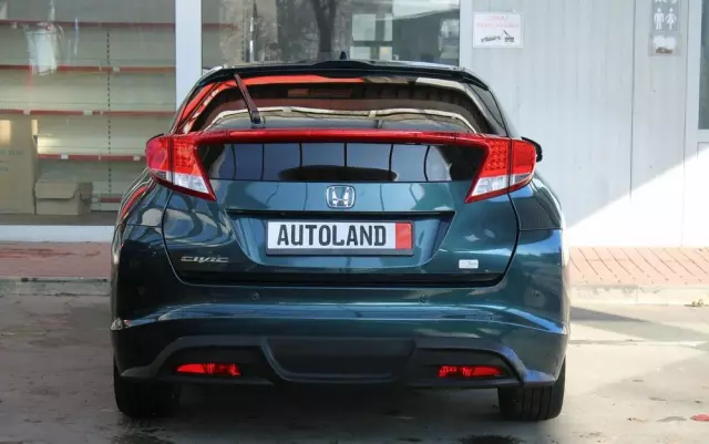 HONDA Civic 1.8i-VTEC i-SHIFT Executive