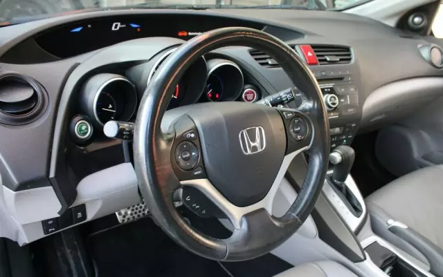 HONDA Civic 1.8i-VTEC i-SHIFT Executive