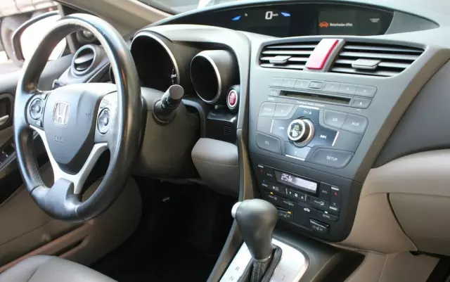 HONDA Civic 1.8i-VTEC i-SHIFT Executive