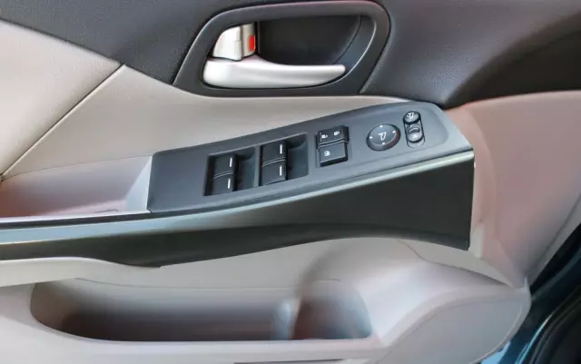 HONDA Civic 1.8i-VTEC i-SHIFT Executive