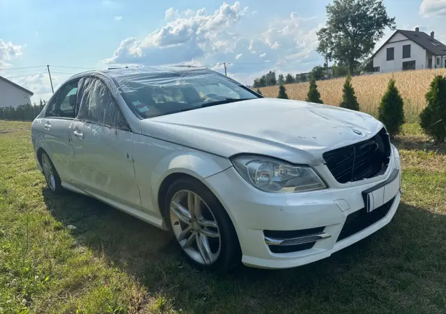 MERCEDES-BENZ Klasa C 200 CDI DPF (BlueEFFICIENCY)