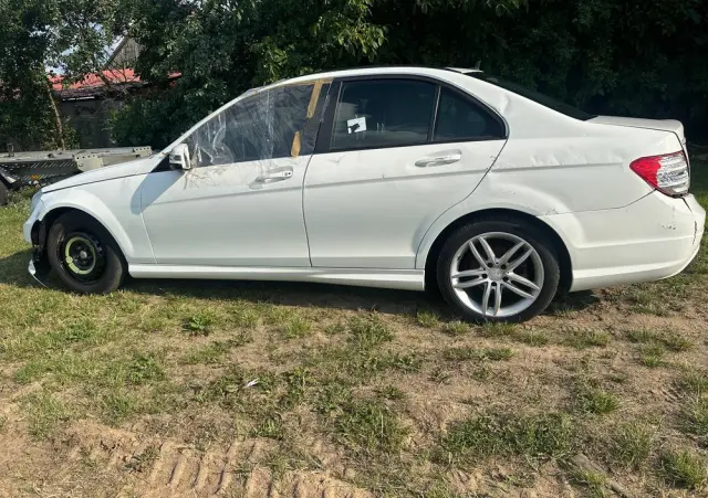 MERCEDES-BENZ Klasa C 200 CDI DPF (BlueEFFICIENCY)