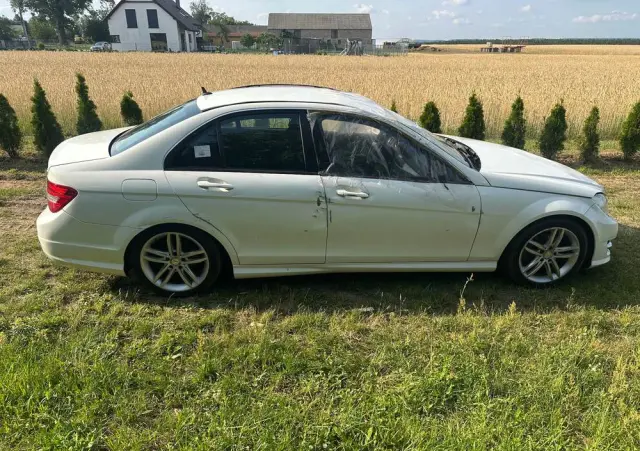 MERCEDES-BENZ Klasa C 200 CDI DPF (BlueEFFICIENCY)