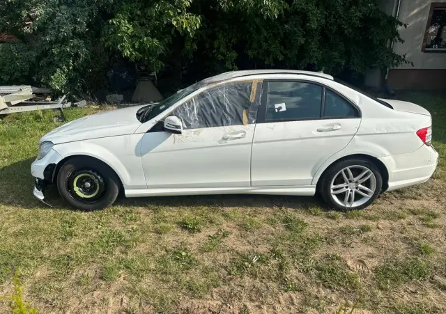MERCEDES-BENZ Klasa C 200 CDI DPF (BlueEFFICIENCY)