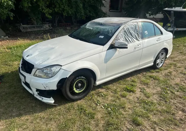 MERCEDES-BENZ Klasa C 200 CDI DPF (BlueEFFICIENCY)