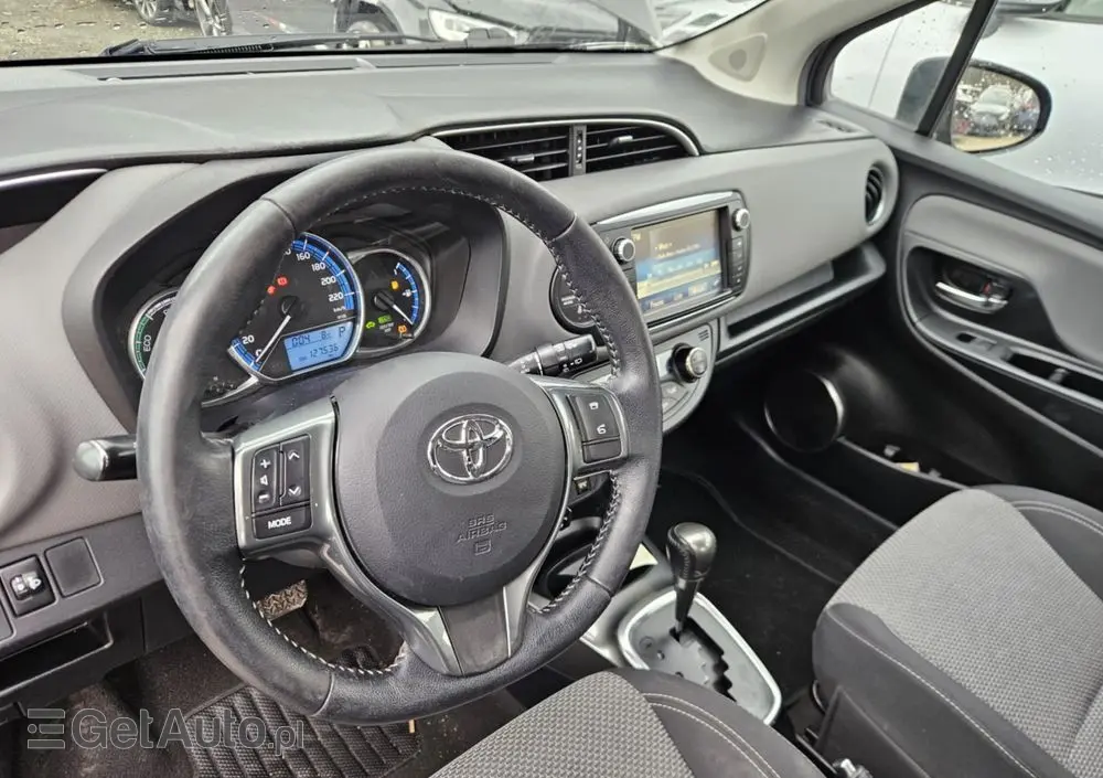 TOYOTA Yaris 1.5 VVT-i Lounge