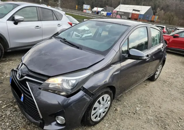 TOYOTA Yaris 1.5 VVT-i Lounge