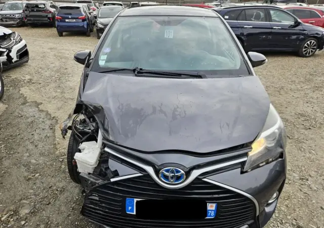 TOYOTA Yaris 1.5 VVT-i Lounge