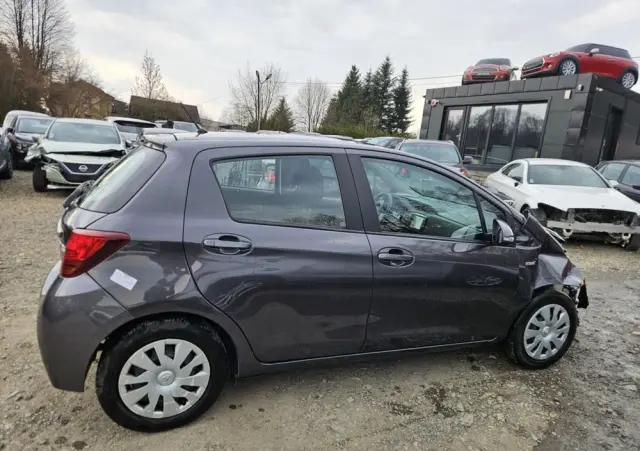 TOYOTA Yaris 1.5 VVT-i Lounge