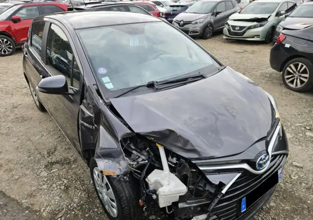 TOYOTA Yaris 1.5 VVT-i Lounge