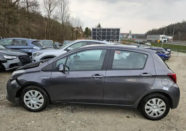 TOYOTA Yaris 1.5 VVT-i Lounge