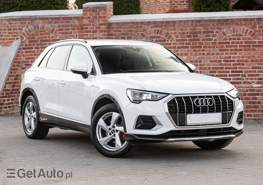 AUDI Q3 35 TFSI S line