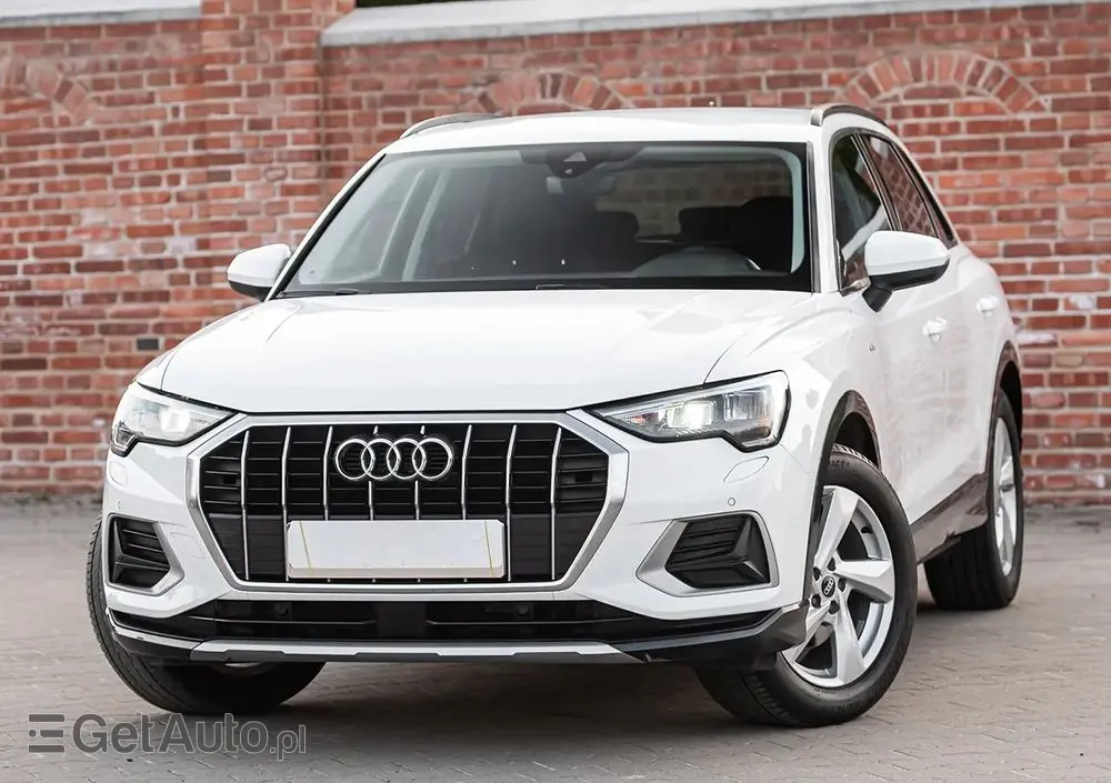 AUDI Q3 35 TFSI S line