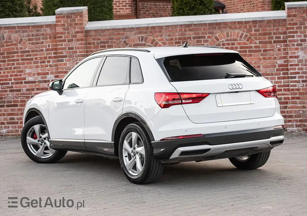 AUDI Q3 35 TFSI S line