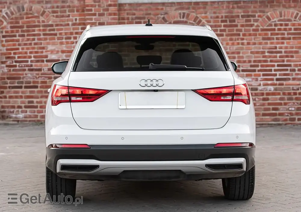 AUDI Q3 35 TFSI S line