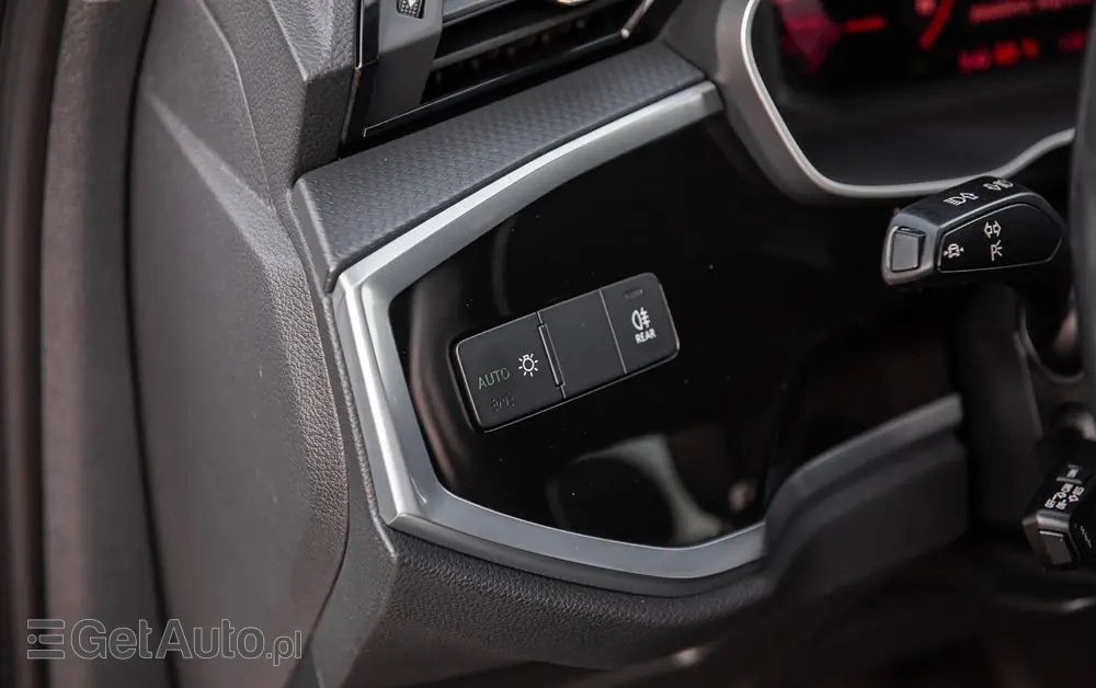 AUDI Q3 35 TFSI S line