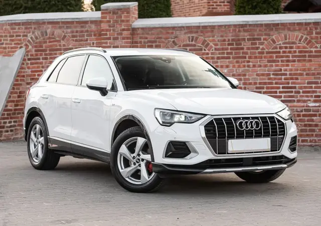 AUDI Q3 35 TFSI S line