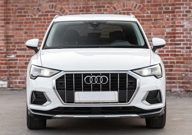 AUDI Q3 35 TFSI S line