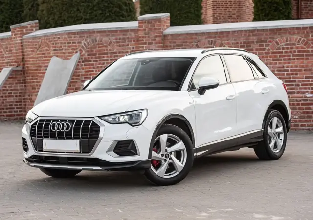 AUDI Q3 35 TFSI S line