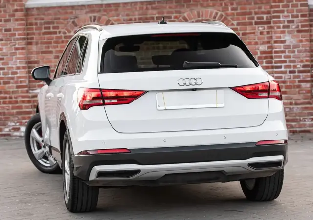 AUDI Q3 35 TFSI S line