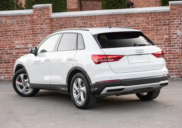 AUDI Q3 35 TFSI S line