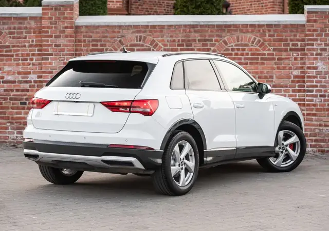 AUDI Q3 35 TFSI S line