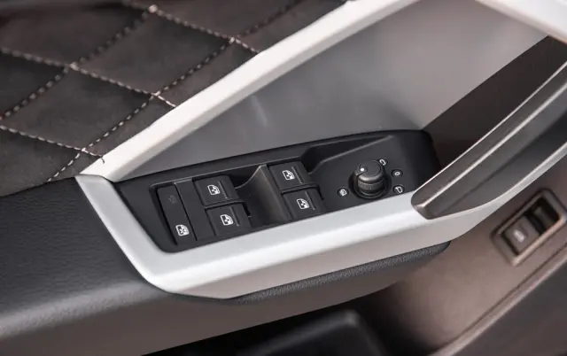 AUDI Q3 35 TFSI S line