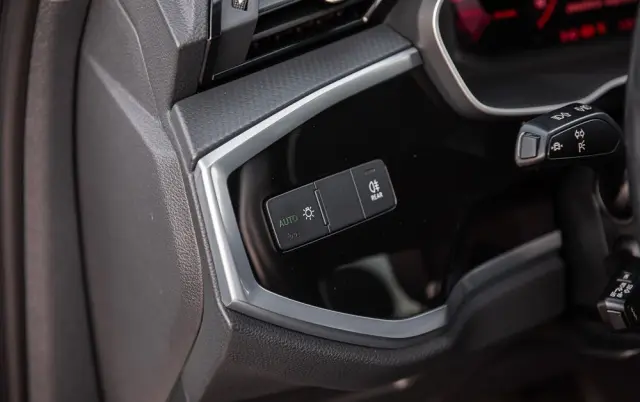 AUDI Q3 35 TFSI S line