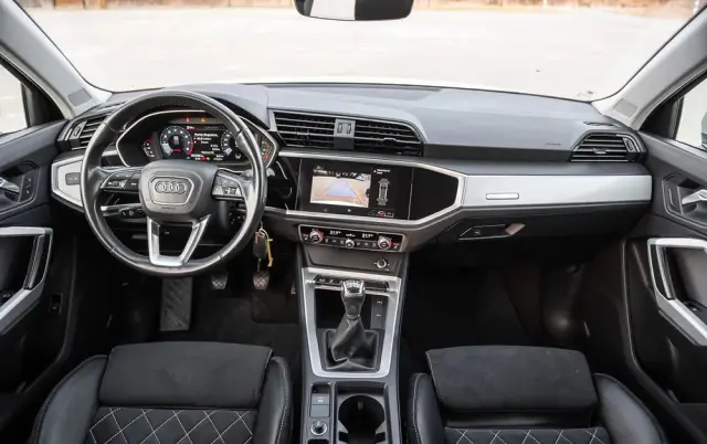 AUDI Q3 35 TFSI S line