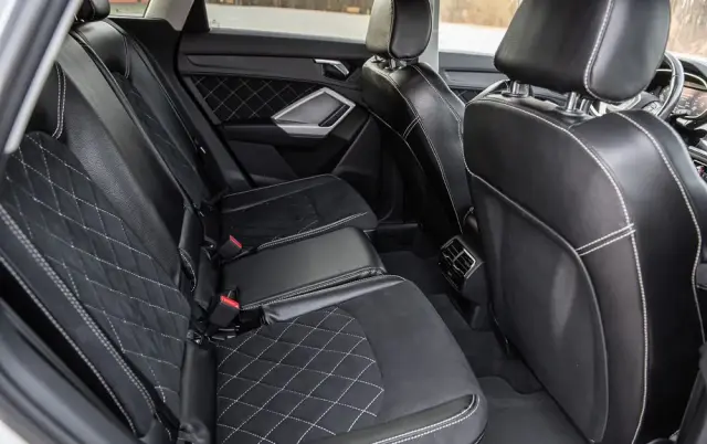 AUDI Q3 35 TFSI S line