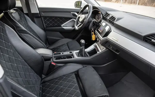 AUDI Q3 35 TFSI S line