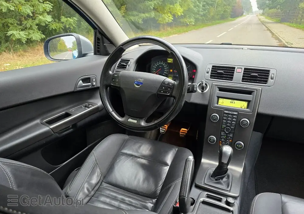 VOLVO C30 D2 DRIVe R-Design