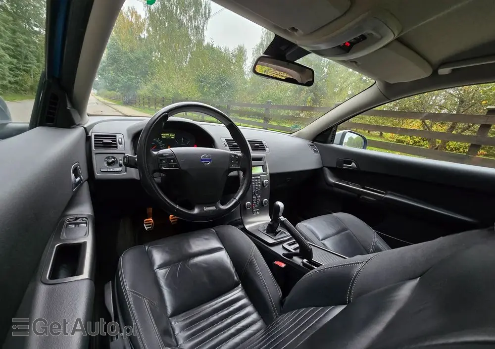 VOLVO C30 D2 DRIVe R-Design