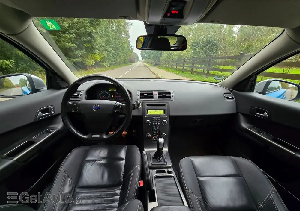 VOLVO C30 D2 DRIVe R-Design