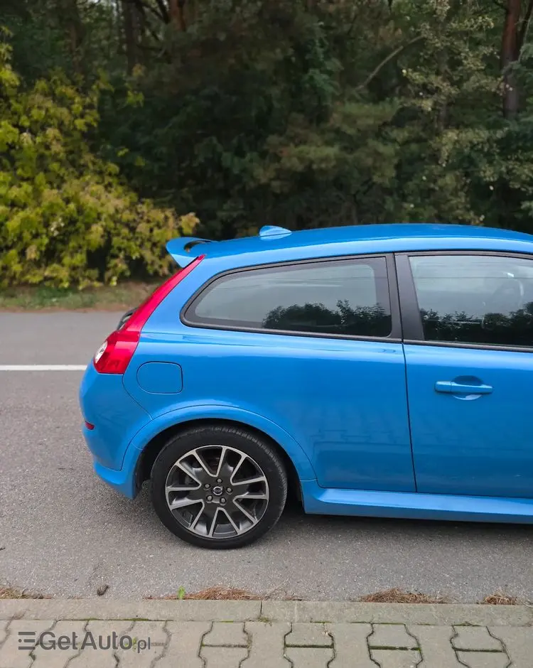 VOLVO C30 D2 DRIVe R-Design