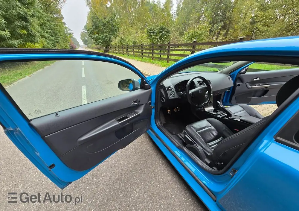 VOLVO C30 D2 DRIVe R-Design