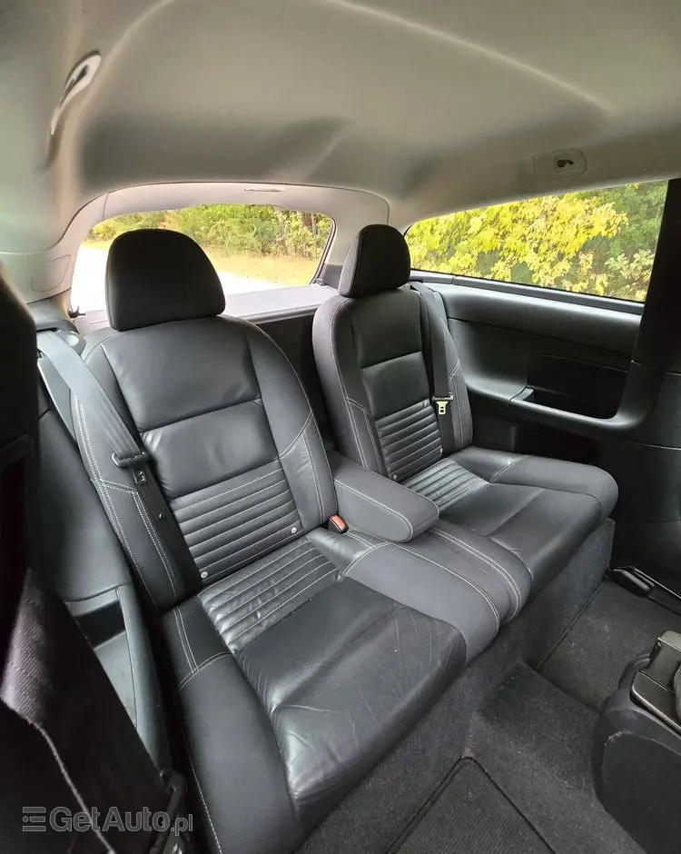 VOLVO C30 D2 DRIVe R-Design