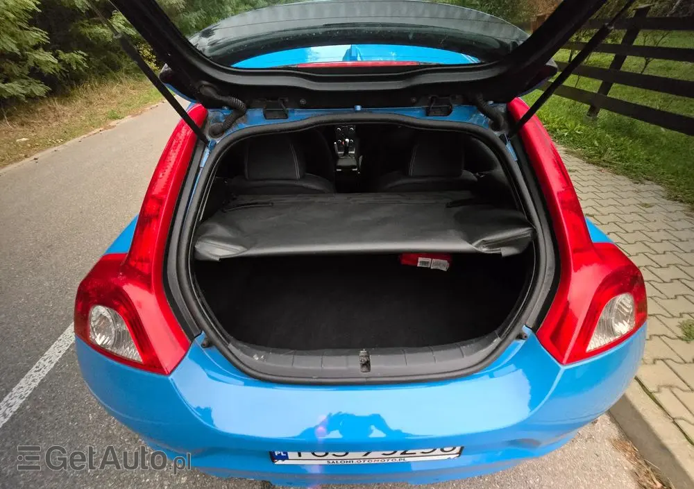 VOLVO C30 D2 DRIVe R-Design