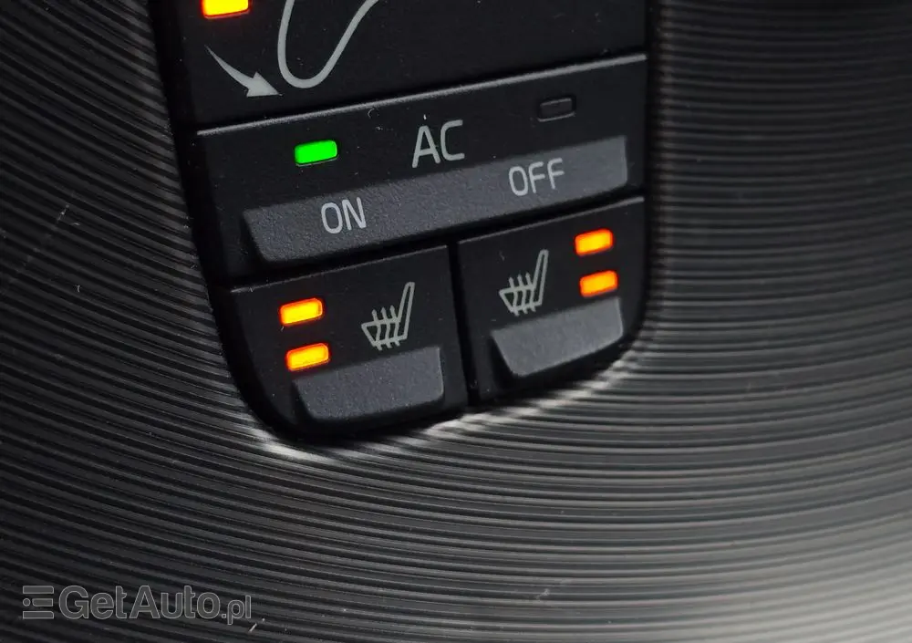 VOLVO C30 D2 DRIVe R-Design