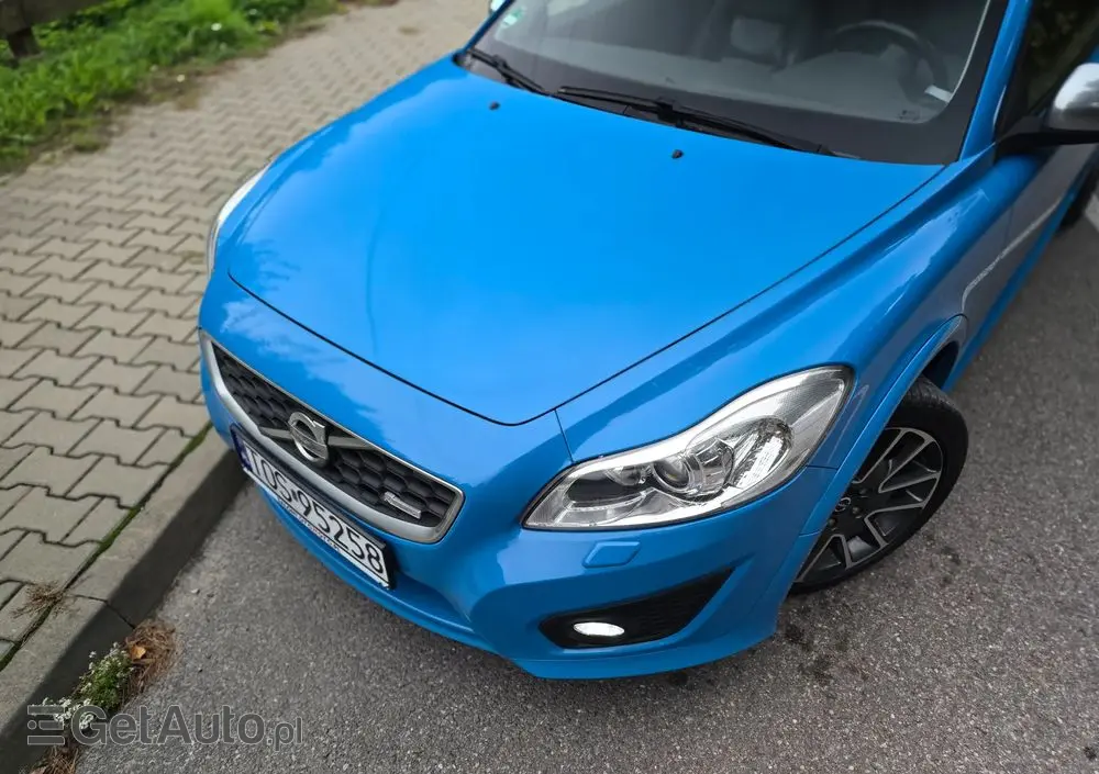 VOLVO C30 D2 DRIVe R-Design