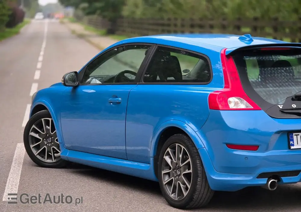 VOLVO C30 D2 DRIVe R-Design