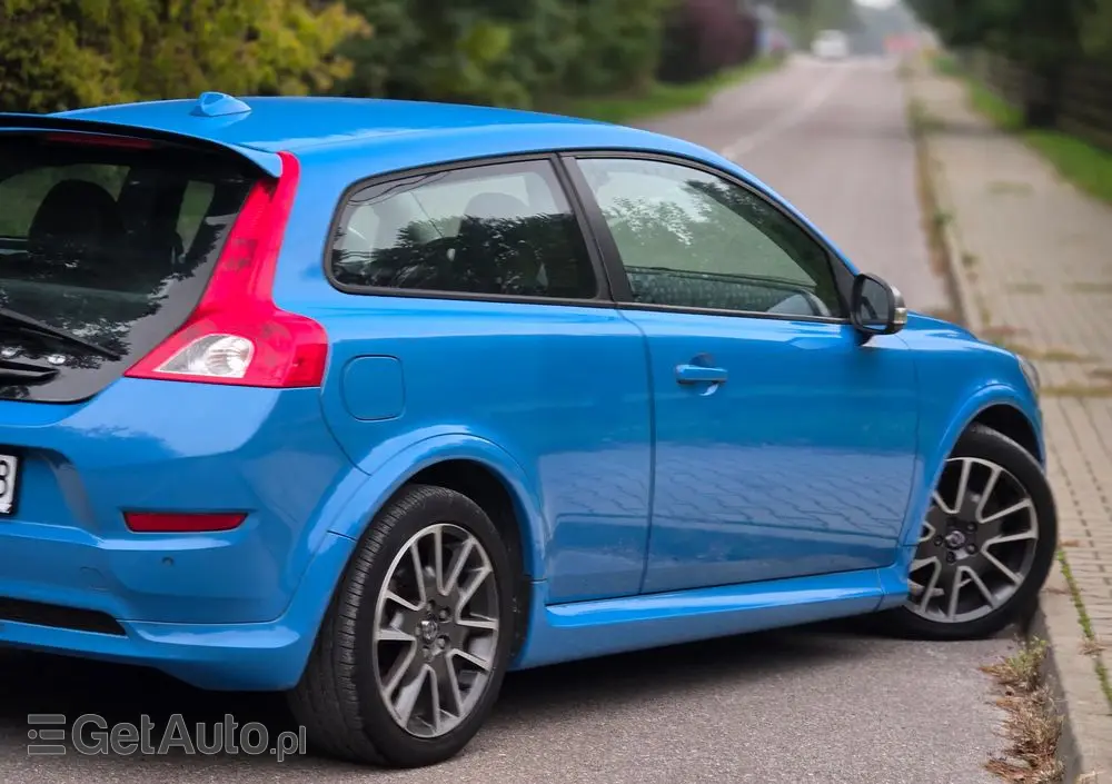 VOLVO C30 D2 DRIVe R-Design