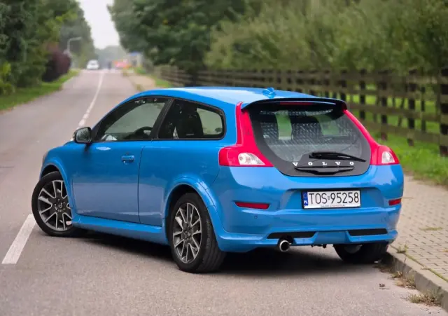 VOLVO C30 D2 DRIVe R-Design