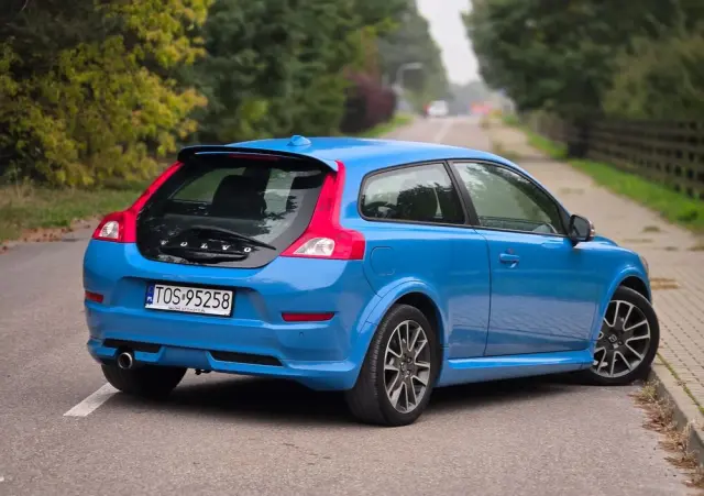 VOLVO C30 D2 DRIVe R-Design