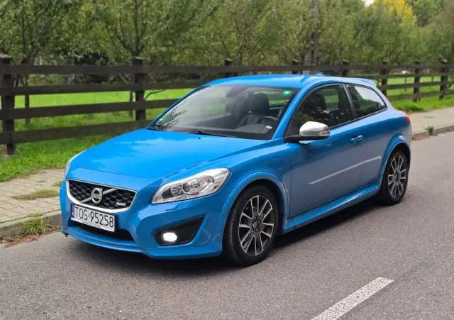 VOLVO C30 D2 DRIVe R-Design