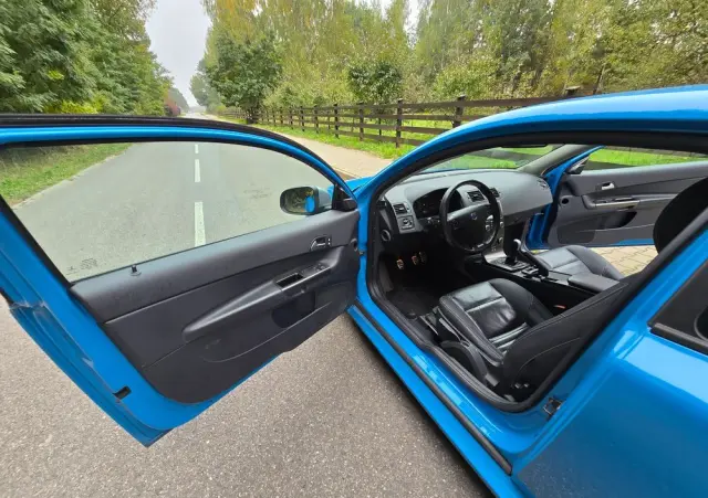 VOLVO C30 D2 DRIVe R-Design