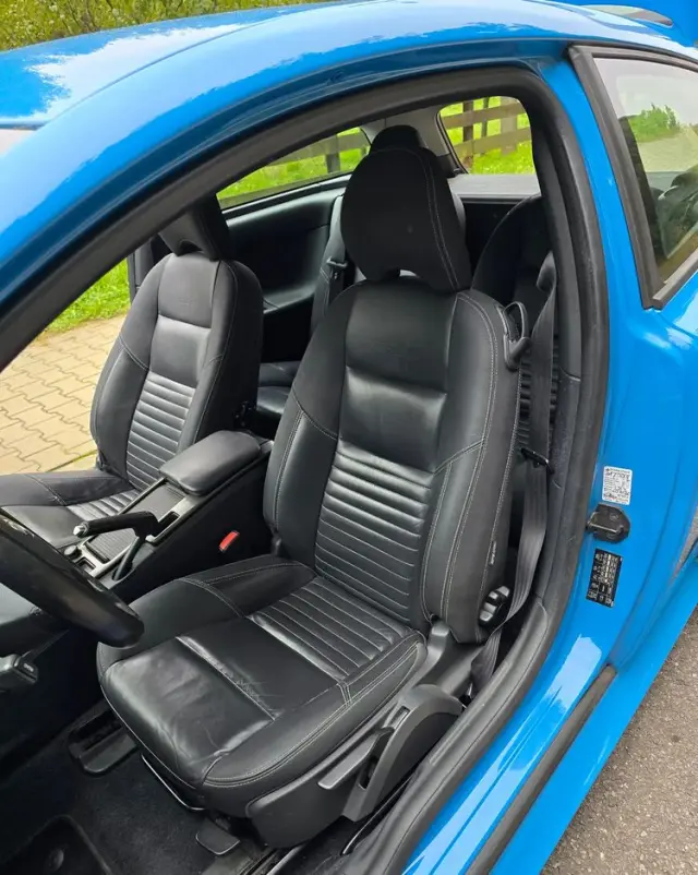 VOLVO C30 D2 DRIVe R-Design