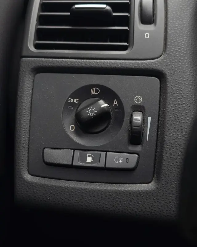 VOLVO C30 D2 DRIVe R-Design