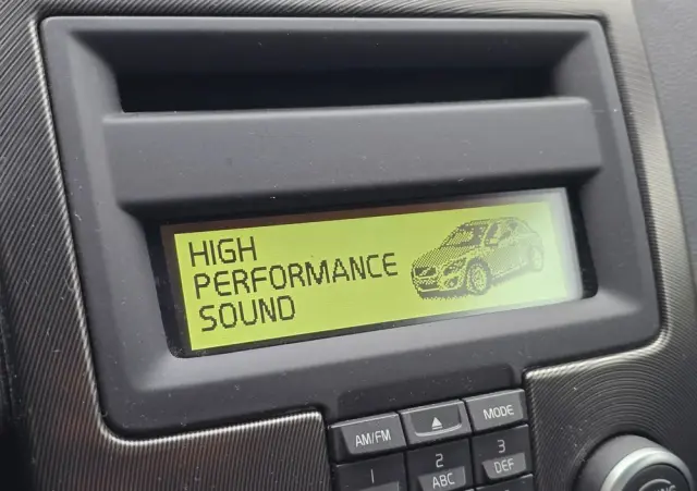 VOLVO C30 D2 DRIVe R-Design