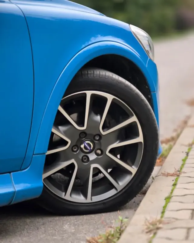 VOLVO C30 D2 DRIVe R-Design